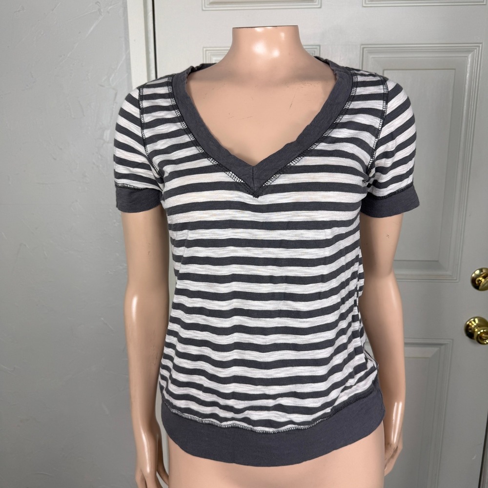 Vintage Y2K Forever 21 Shirt Small T-shirt Tee Striped Cotton V neck Ringer Z4-7